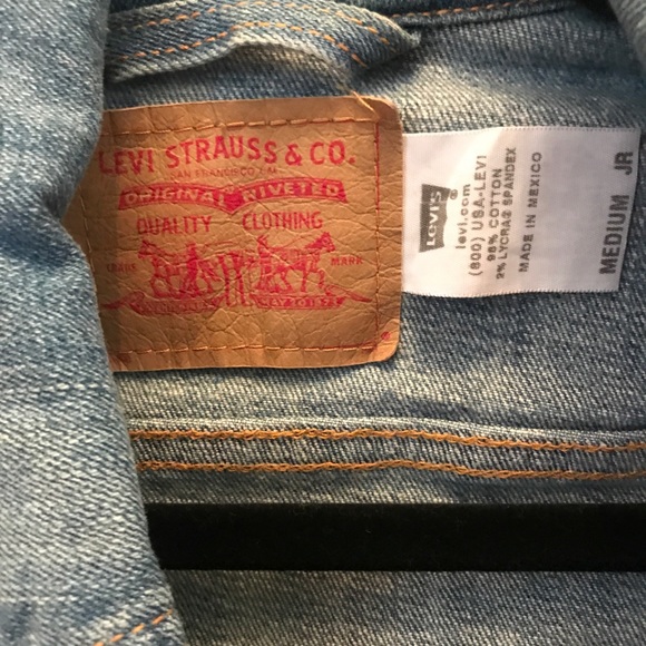 Levi’s Washed Denim Jacket - Picture 8 of 8